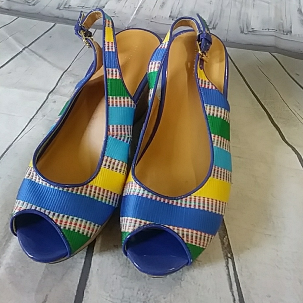 Nine West multicolored tribal design wedge 7M